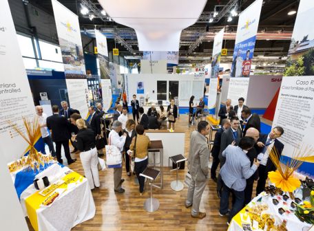 YINGLI SOLAR AL SOLAR EXPO